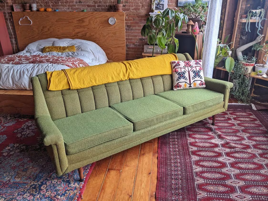 Suce mes noix sofa